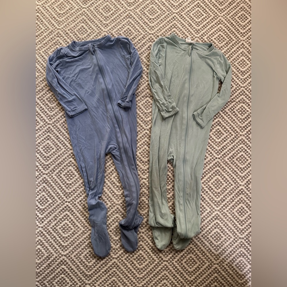 Set of 2 KYTE BABY Bamboo Unisex Zipper Closure Footie PJs size 18-24 Months